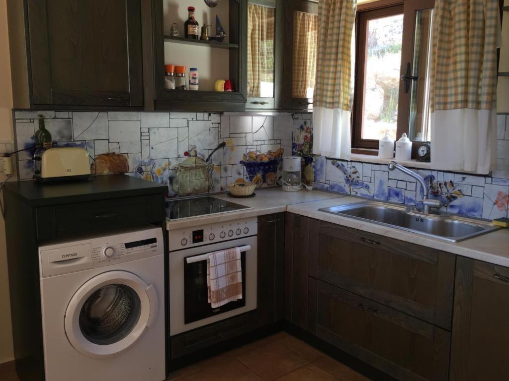 Votana Villa & Apartments Куцунарі Екстер'єр фото